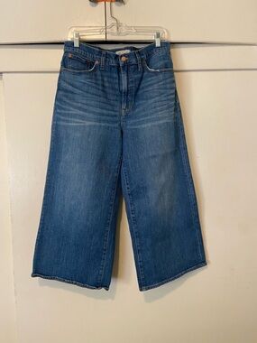 Madewell Wide-Leg Cropped Jeans in Medium Blue